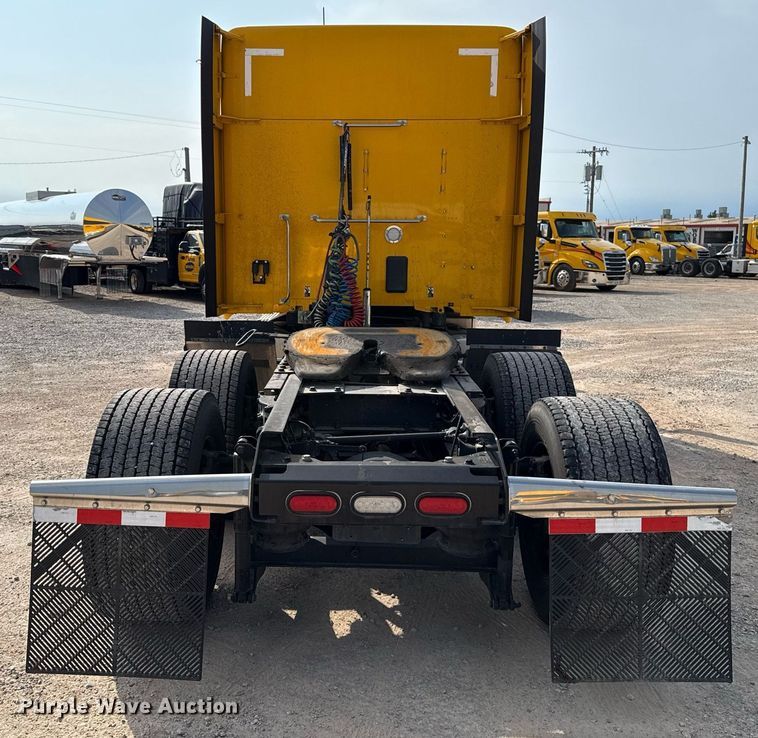image for item EJ4567 2021 Kenworth T680 semi truck
