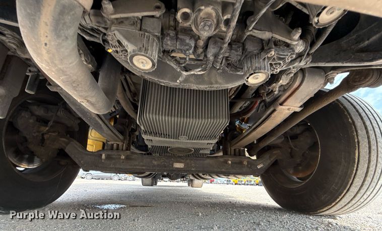 image for item EJ4567 2021 Kenworth T680 semi truck