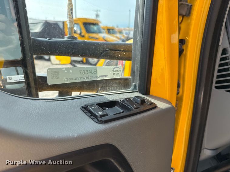 image for item EJ4567 2021 Kenworth T680 semi truck