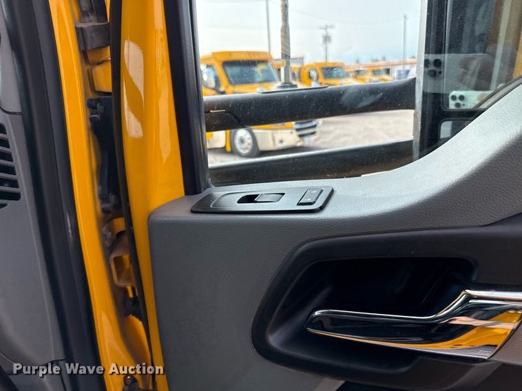 image for item EJ4567 2021 Kenworth T680 semi truck