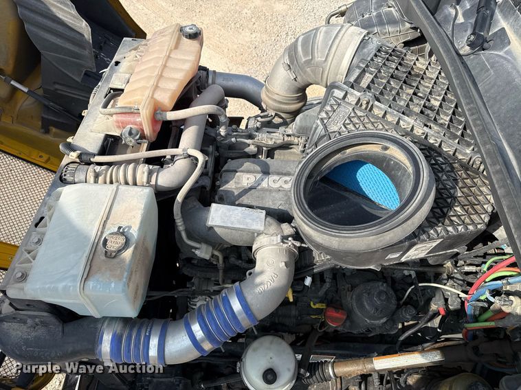 image for item EJ4567 2021 Kenworth T680 semi truck