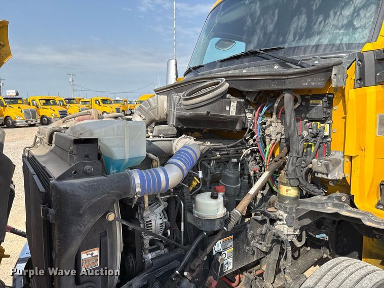 image for item EJ4567 2021 Kenworth T680 semi truck