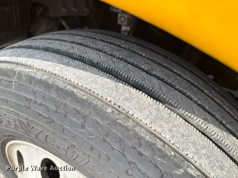 image for item EJ4567 2021 Kenworth T680 semi truck