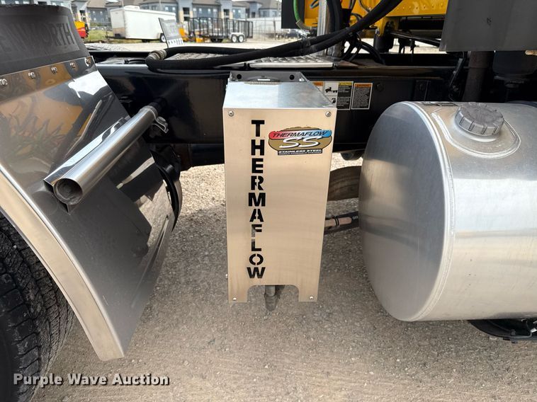 image for item EJ4568 2020 Kenworth T680 semi truck