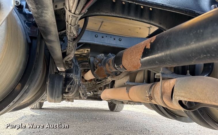 image for item EJ4568 2020 Kenworth T680 semi truck