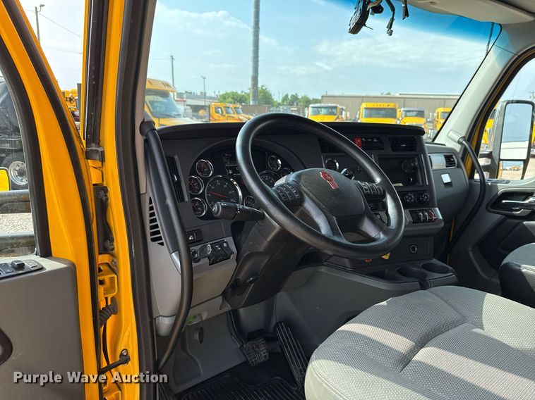 image for item EJ4568 2020 Kenworth T680 semi truck