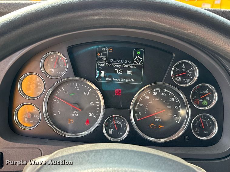 image for item EJ4568 2020 Kenworth T680 semi truck