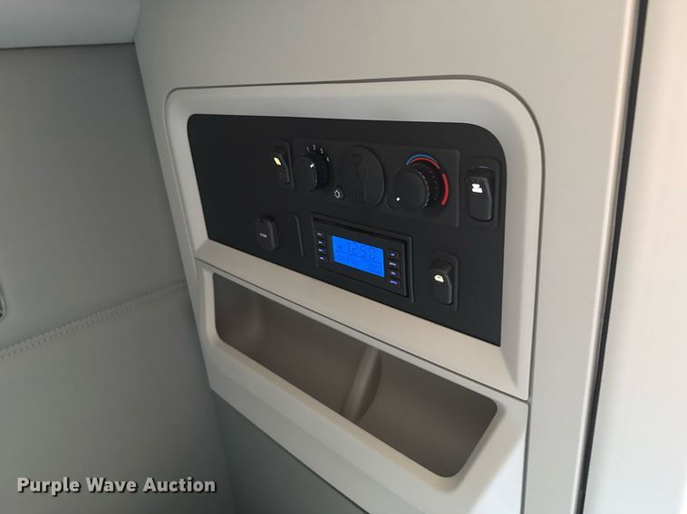 image for item EJ4568 2020 Kenworth T680 semi truck