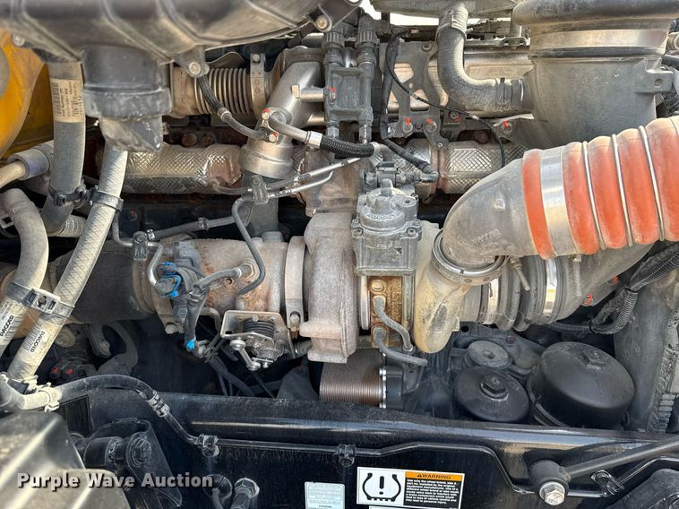 image for item EJ4568 2020 Kenworth T680 semi truck