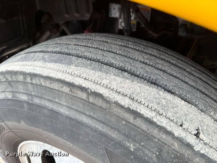 image for item EJ4568 2020 Kenworth T680 semi truck