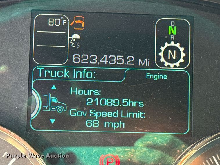 image for item EJ4569 2019 Kenworth T680 semi truck