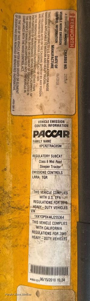 image for item EJ4569 2019 Kenworth T680 semi truck