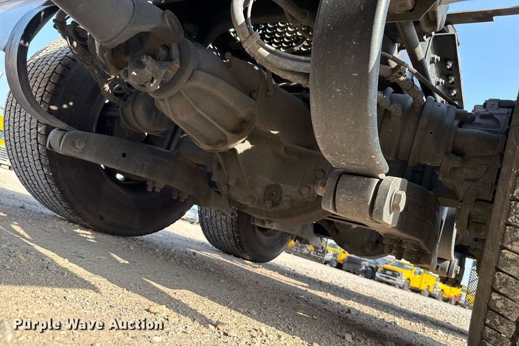 image for item EJ4570 2022 Kenworth T680 semi truck