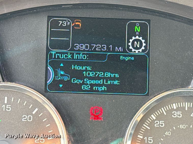 image for item EJ4570 2022 Kenworth T680 semi truck