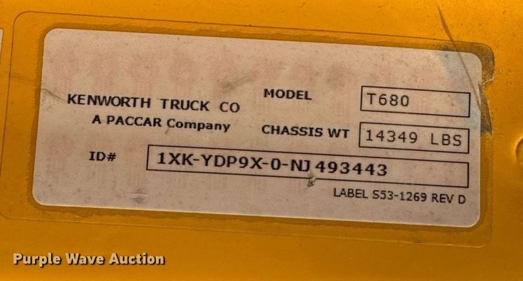 image for item EJ4570 2022 Kenworth T680 semi truck