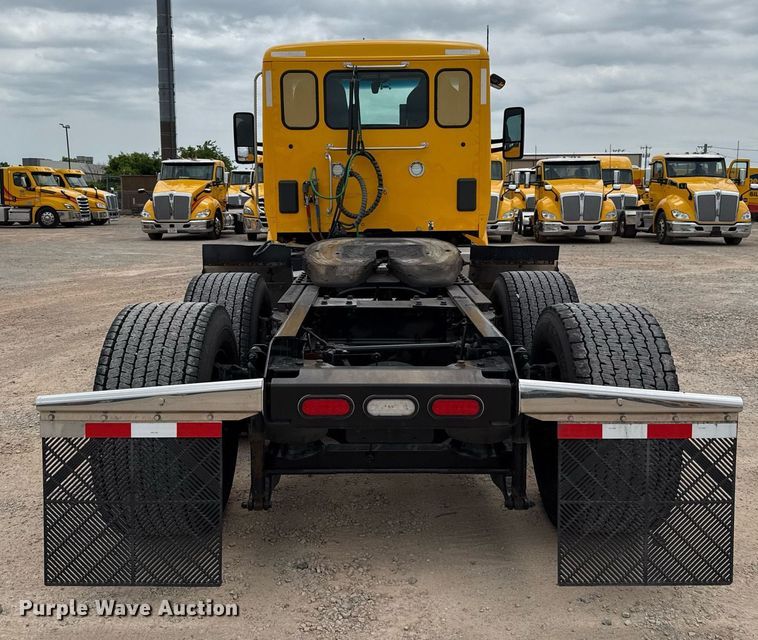 image for item EJ4571 2020 Kenworth T680 semi truck