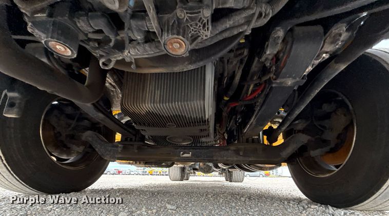 image for item EJ4571 2020 Kenworth T680 semi truck