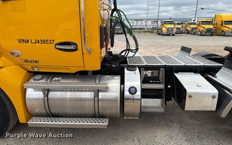 image for item EJ4571 2020 Kenworth T680 semi truck