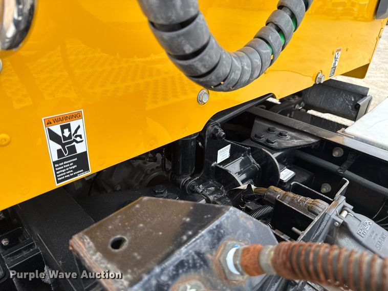 image for item EJ4571 2020 Kenworth T680 semi truck