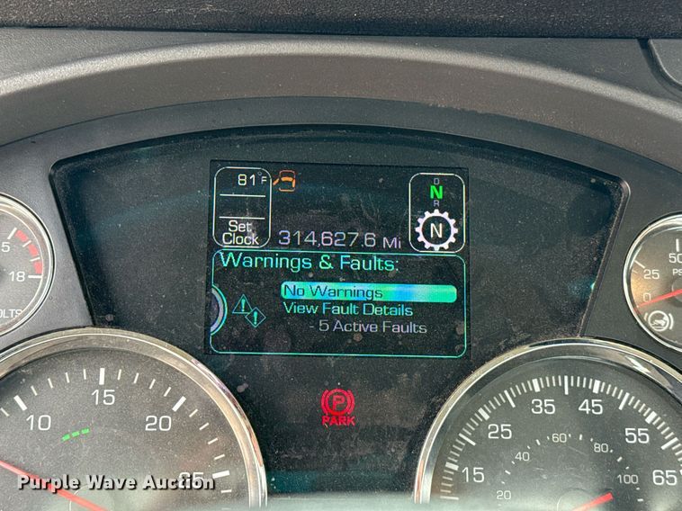 image for item EJ4571 2020 Kenworth T680 semi truck