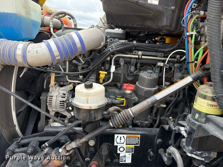 image for item EJ4571 2020 Kenworth T680 semi truck