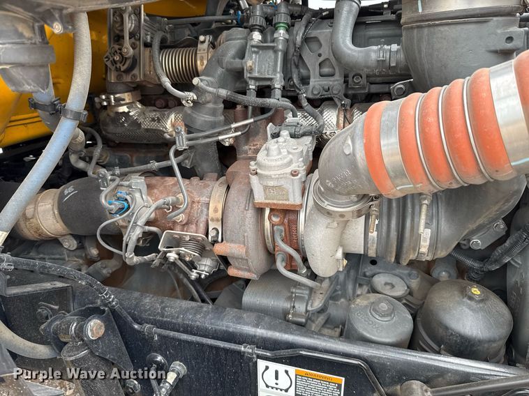 image for item EJ4571 2020 Kenworth T680 semi truck