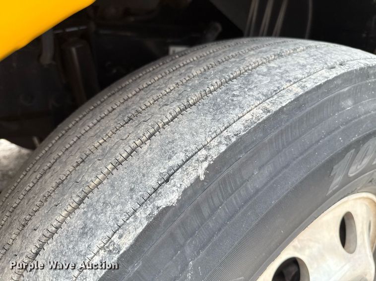 image for item EJ4571 2020 Kenworth T680 semi truck