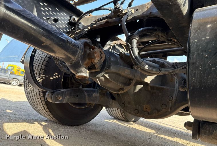 image for item EJ4572 2022 Kenworth T680 semi truck