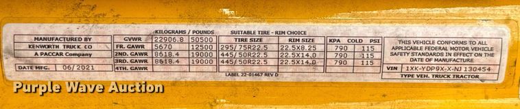 image for item EJ4572 2022 Kenworth T680 semi truck