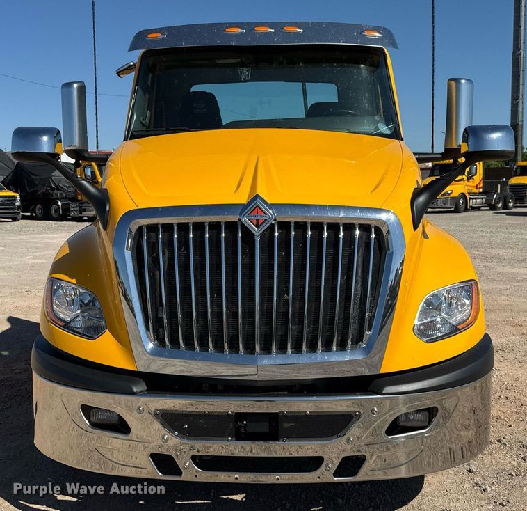 image for item EJ4573 2021 International LT625 semi truck