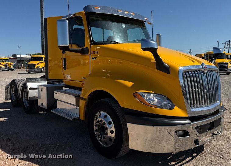 image for item EJ4573 2021 International LT625 semi truck