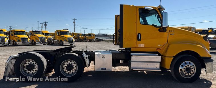 image for item EJ4573 2021 International LT625 semi truck