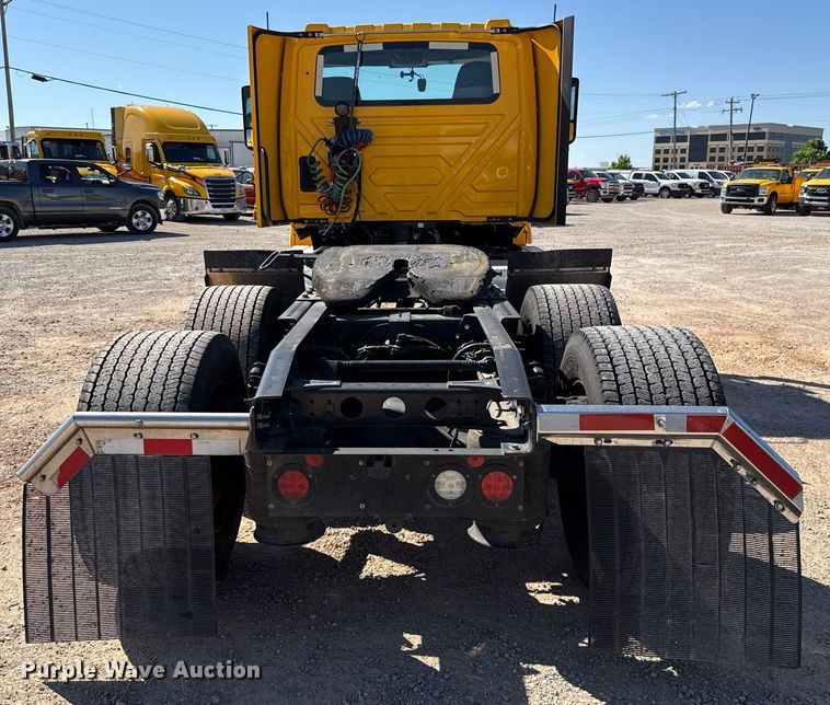 image for item EJ4573 2021 International LT625 semi truck