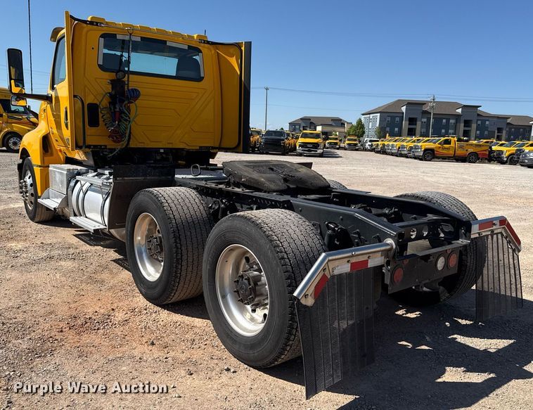 image for item EJ4573 2021 International LT625 semi truck