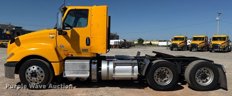 image for item EJ4573 2021 International LT625 semi truck