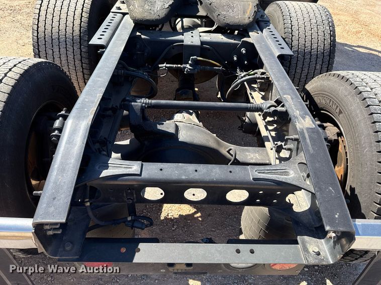 image for item EJ4573 2021 International LT625 semi truck