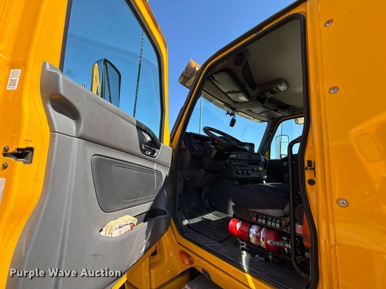 image for item EJ4573 2021 International LT625 semi truck