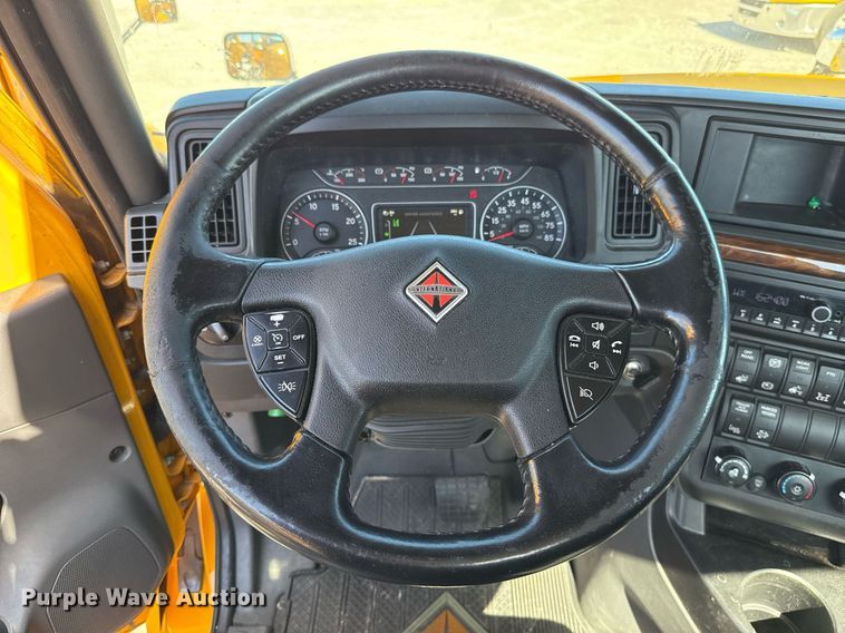 image for item EJ4573 2021 International LT625 semi truck