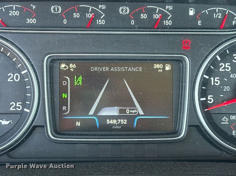 image for item EJ4573 2021 International LT625 semi truck