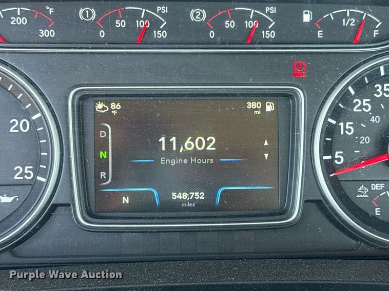 image for item EJ4573 2021 International LT625 semi truck