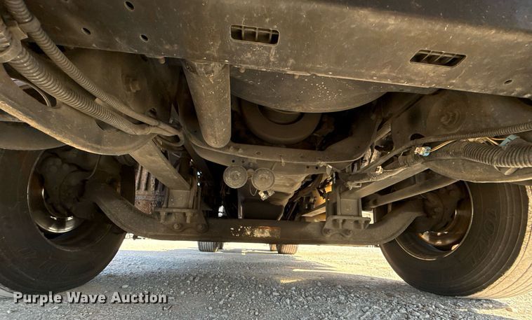 image for item EJ4573 2021 International LT625 semi truck