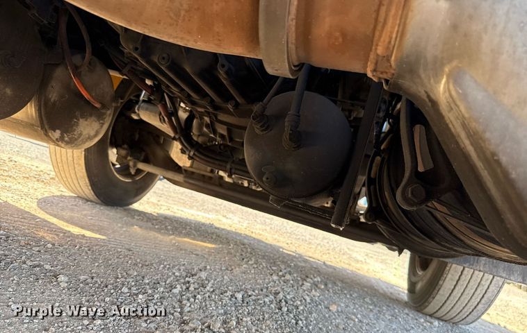 image for item EJ4573 2021 International LT625 semi truck