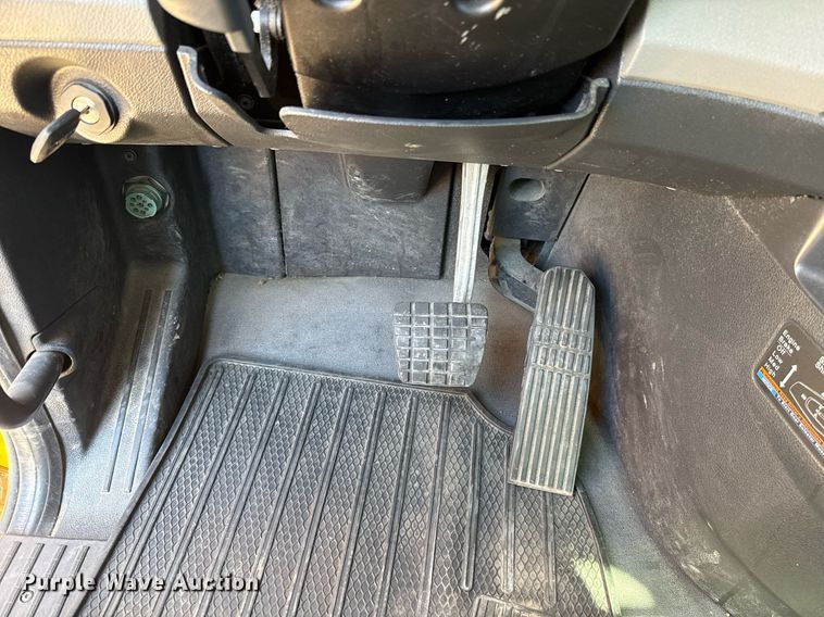 image for item EJ4574 2022 Freightliner Cascadia 126 semi truck