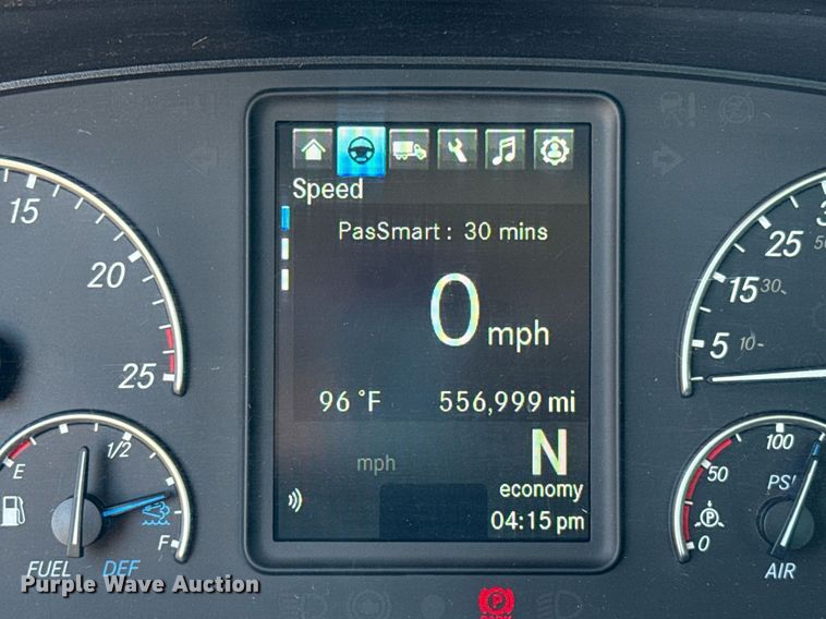 image for item EJ4574 2022 Freightliner Cascadia 126 semi truck