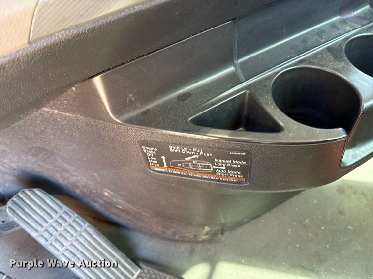 image for item EJ4574 2022 Freightliner Cascadia 126 semi truck