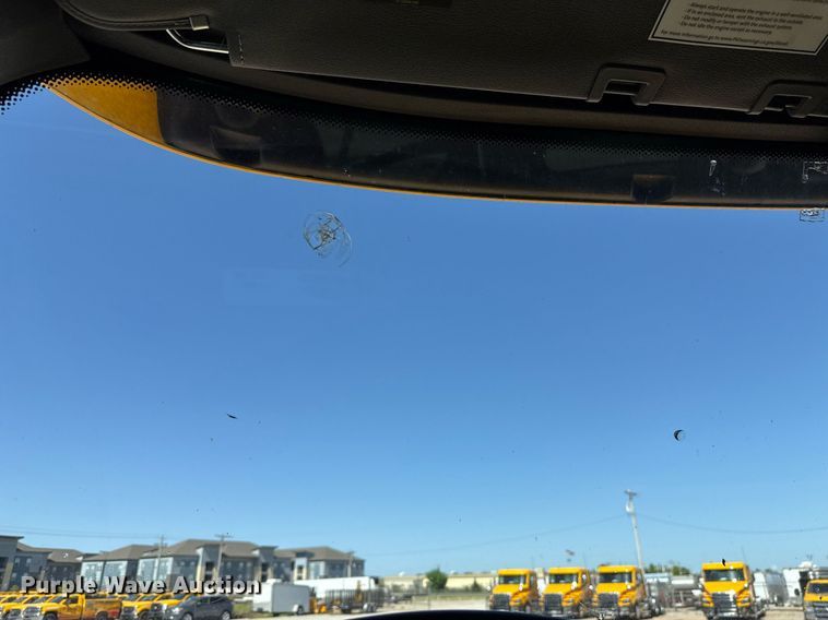 image for item EJ4574 2022 Freightliner Cascadia 126 semi truck