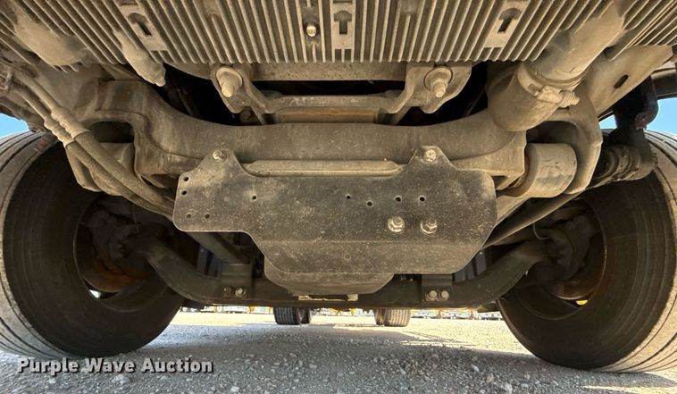 image for item EJ4574 2022 Freightliner Cascadia 126 semi truck