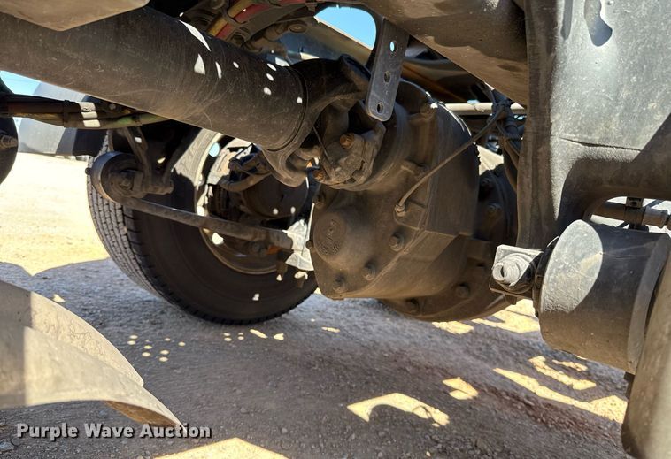 image for item EJ4574 2022 Freightliner Cascadia 126 semi truck