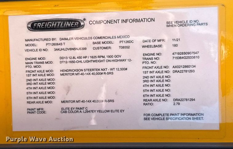 image for item EJ4574 2022 Freightliner Cascadia 126 semi truck