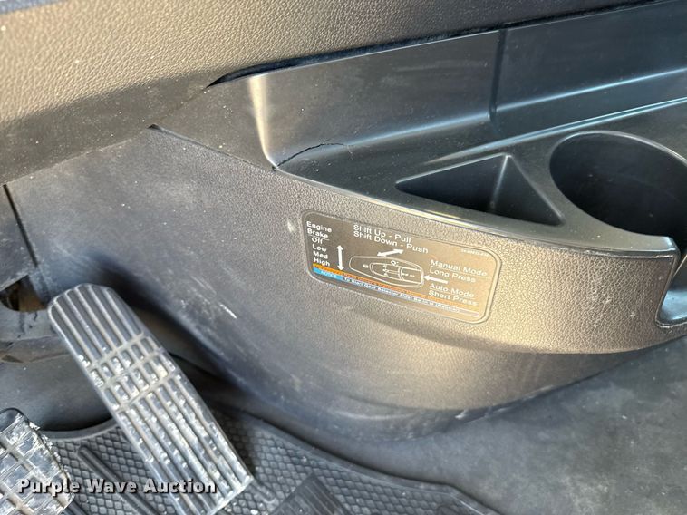 image for item EJ4575 2021 Freightliner Cascadia 126 semi truck